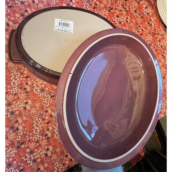 Le Creuset Stoneware Oval Baking Dish in Fig 27 cm/1.7L - Picture 5 of 7
